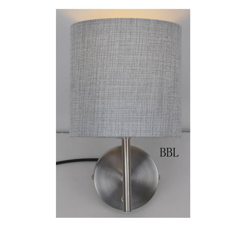 modern vägglampa med tygskärm
