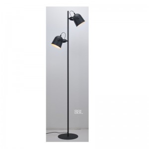 Golvlampa med metallskärm och justera skuggfunktion, platt bas