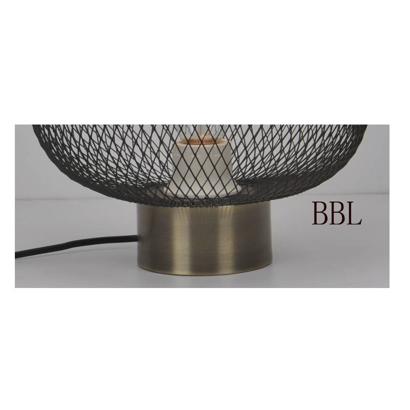 Bordslampa med nätskärm och matt svart