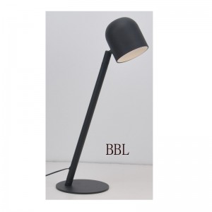 LED-bordslampa med justeringsfunktion
