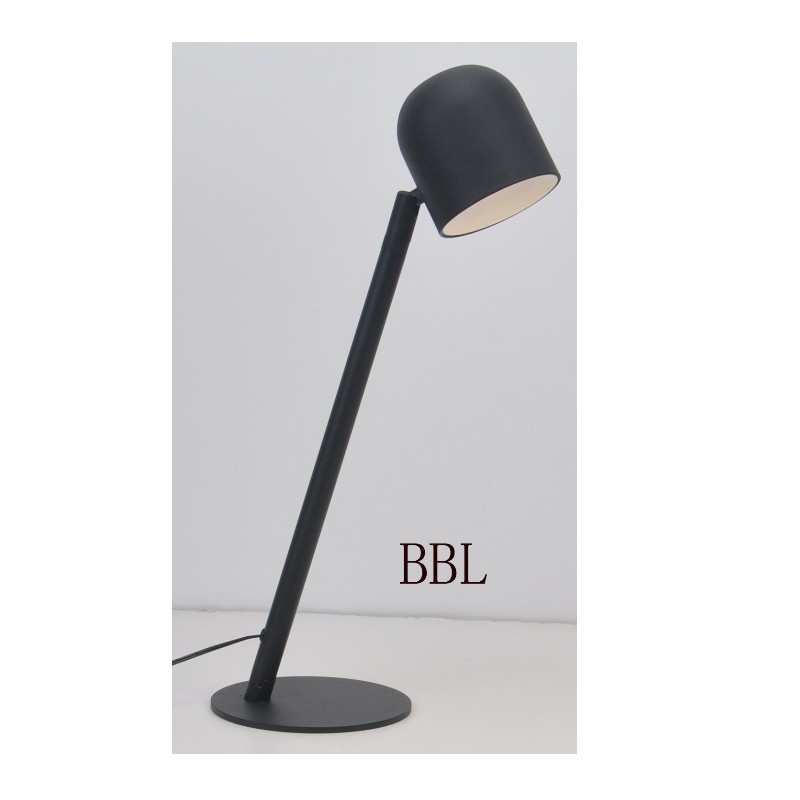 LED-bordslampa med justeringsfunktion