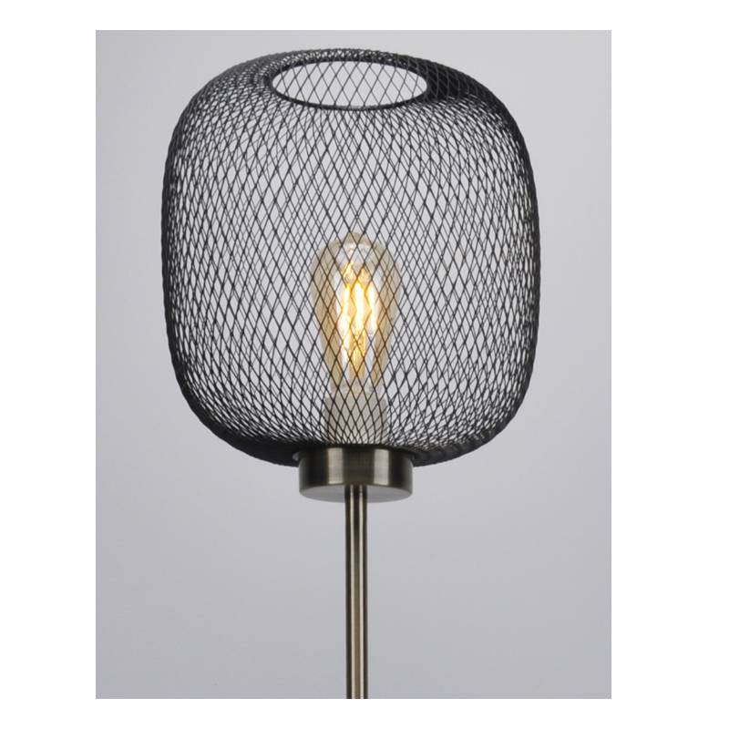 Modern golvlampa med nätskugga