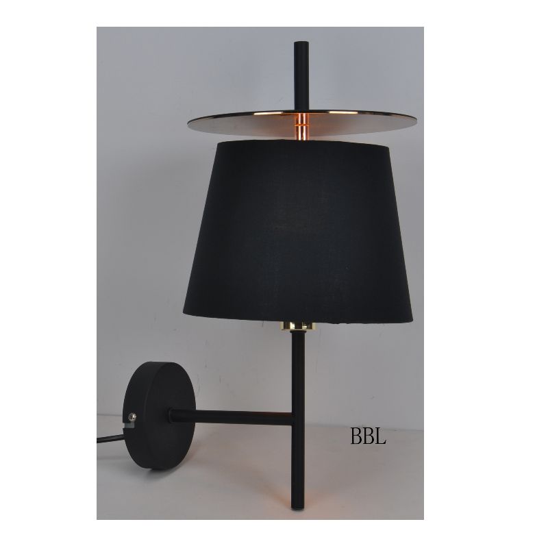Modern vägglampa med tygskärm och PB-dekorationsark