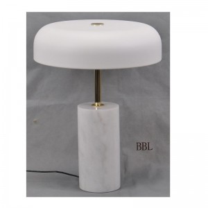 LED bordslampa med marmorbund och metallskärm