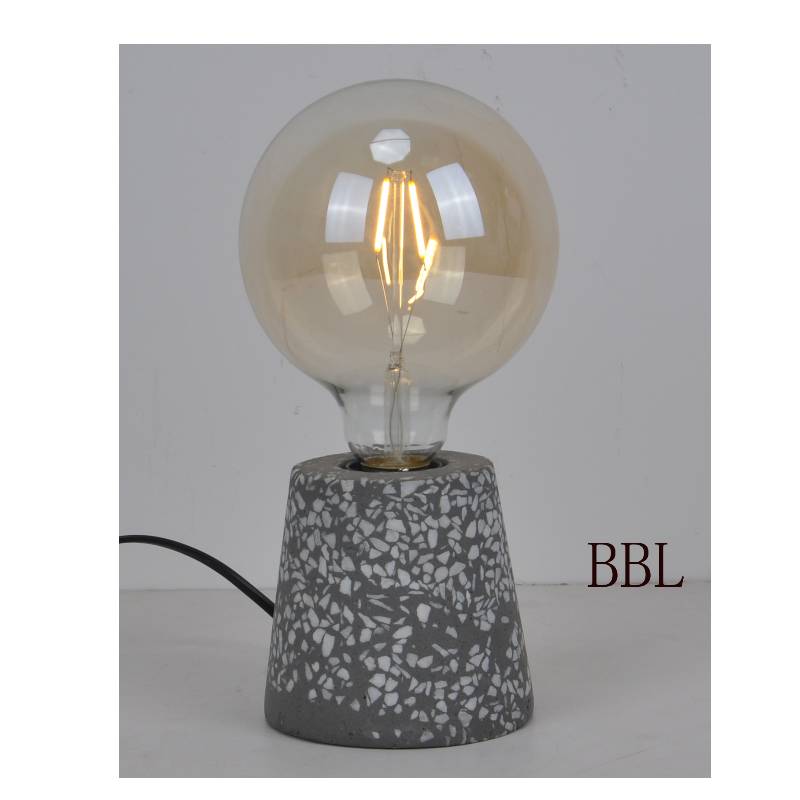 Bordslampa med naturlig mosaikbetong