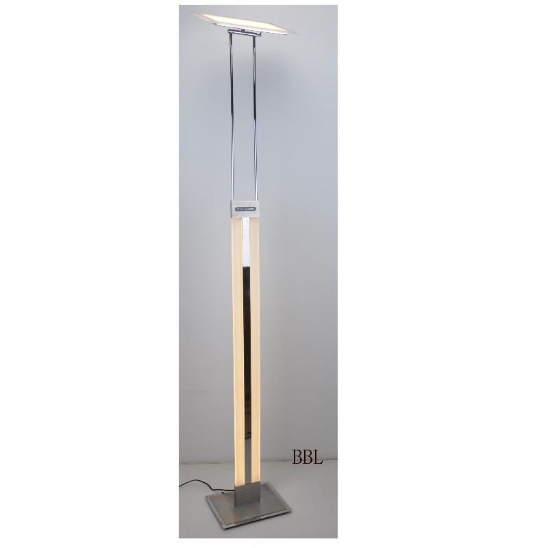 Lampa med lysdiod-golv med strömbrytare för att tända lampans lampkropp
