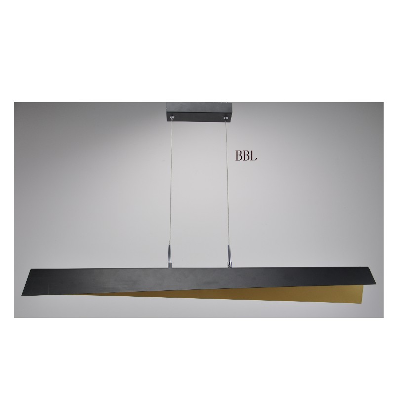 LED-pendellampa med metallskärm och inre guld