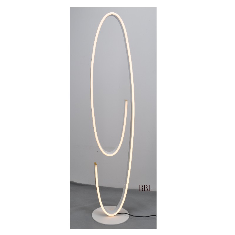 LED-golvlampa med spårform
